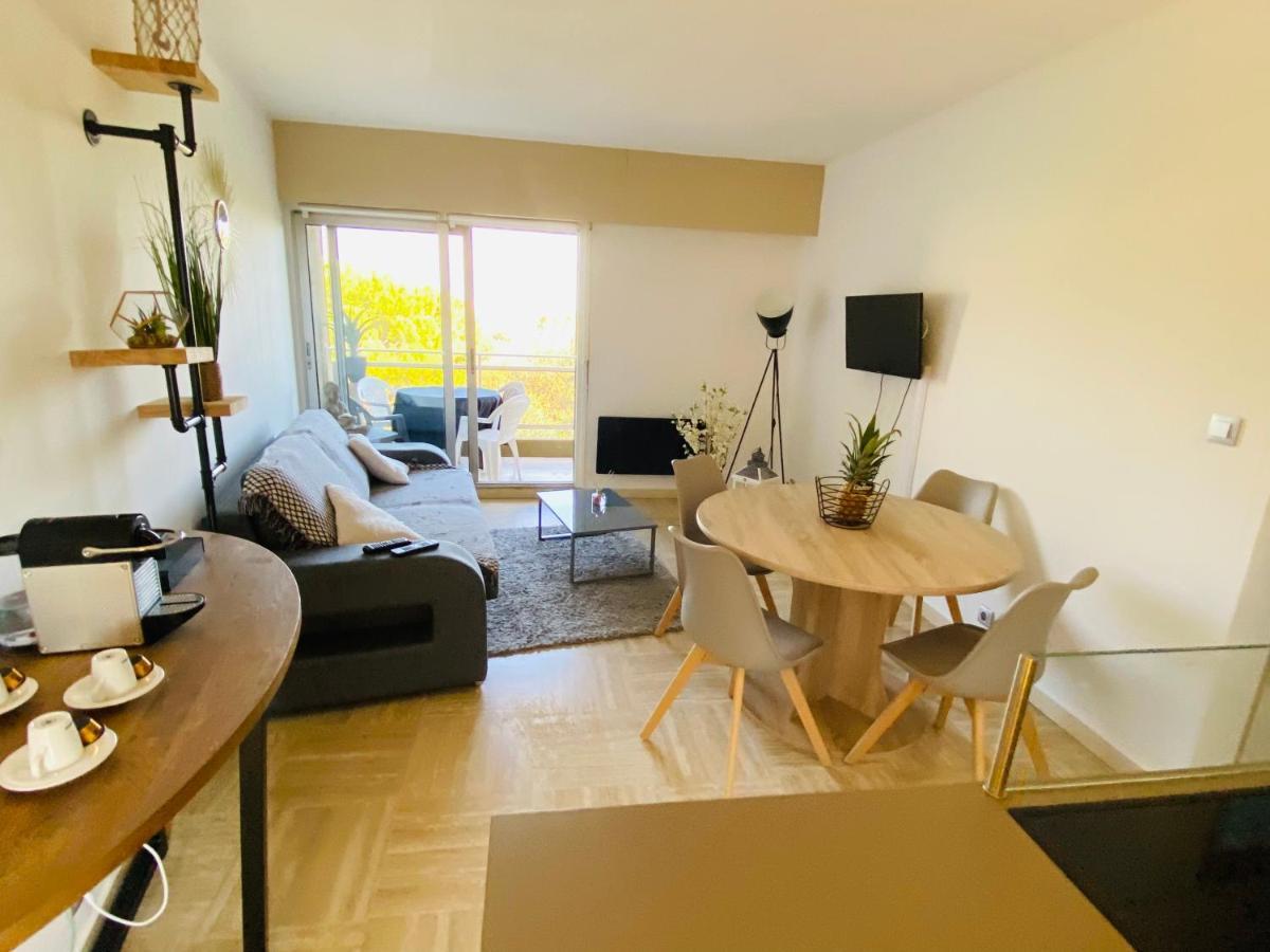 Appartement Cote D'Azur Plage - Piscine - Tennis Villeneuve-Loubet Exterior foto